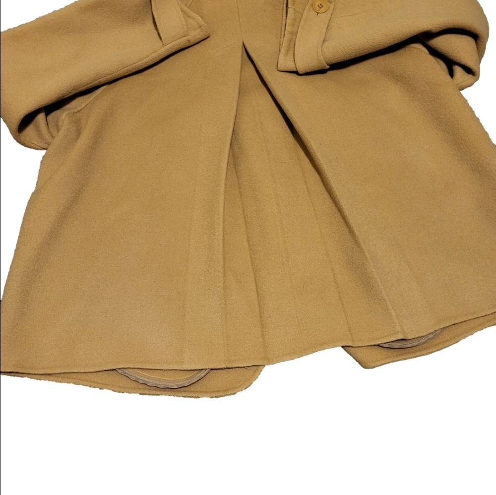 Talbots tan waistcoat, collar, and a military-inspired design, size 10. - Picture 4 of 15